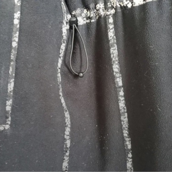 Lululemon Apres Yoga Rain Coat Black EUC - Picture 5 of 6